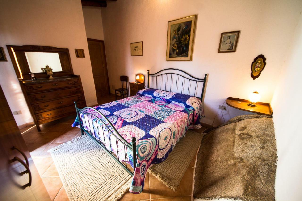 B&B I Menhir Sorgono Εξωτερικό φωτογραφία